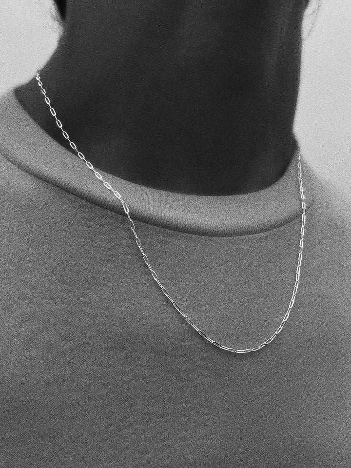 CLIP CHAIN NECKLACE IN SILVER