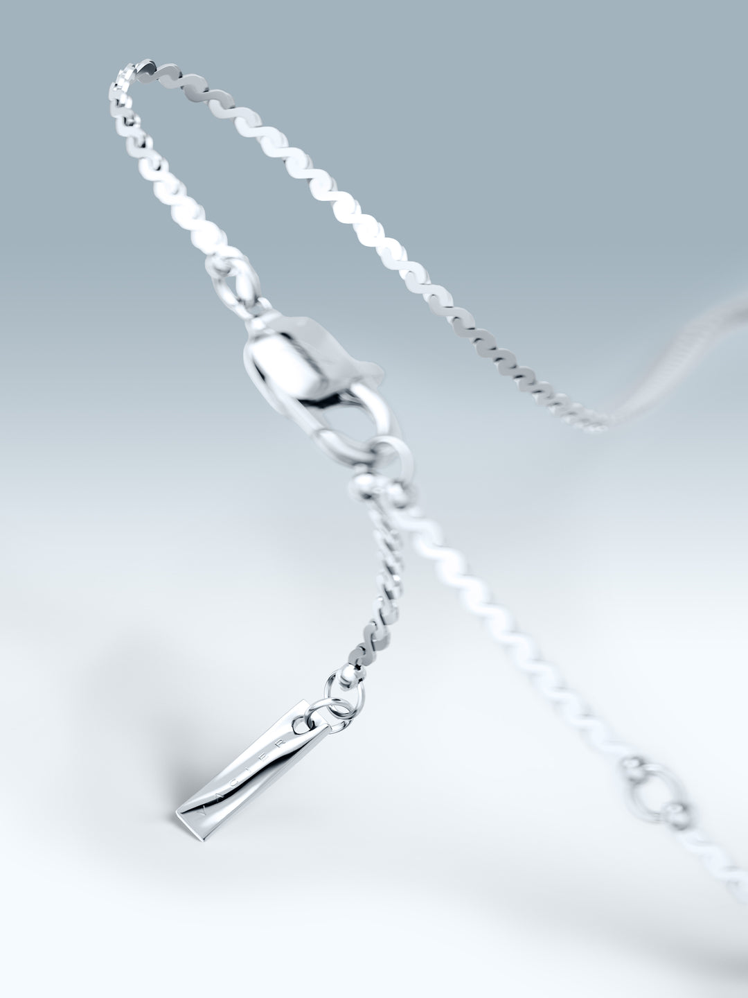 FLUID CHAIN BRACELET