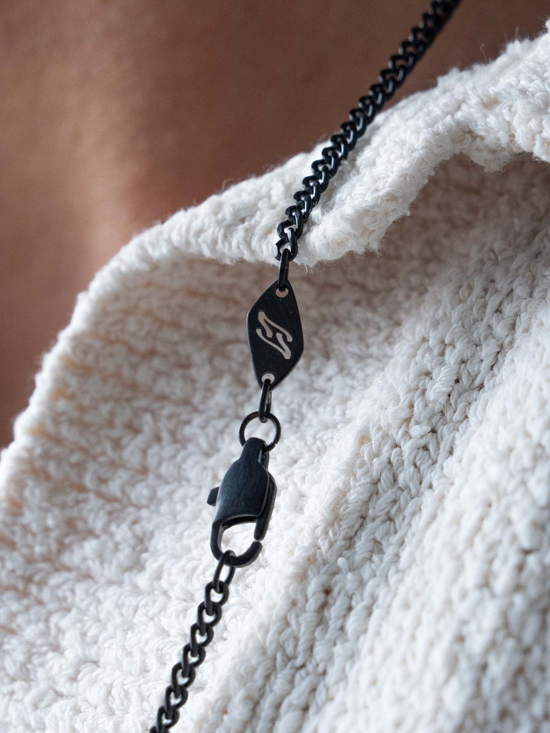 MINIMAL CHAIN NECKLACE