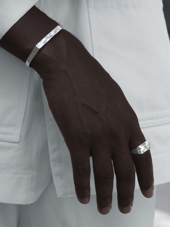 RIPPLE SIGNET SET IN SILVER