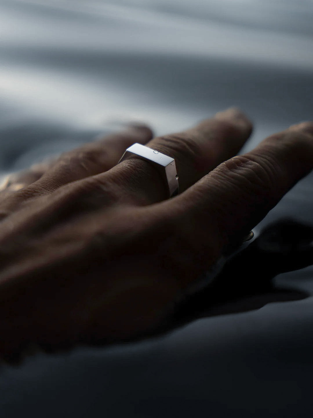 UNISIZE SIGNET RING IN SILVER