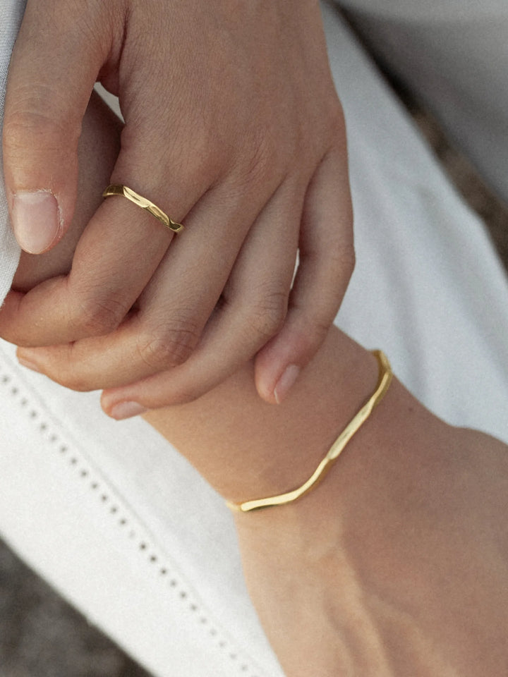 VEER CUFF IN VERMEIL