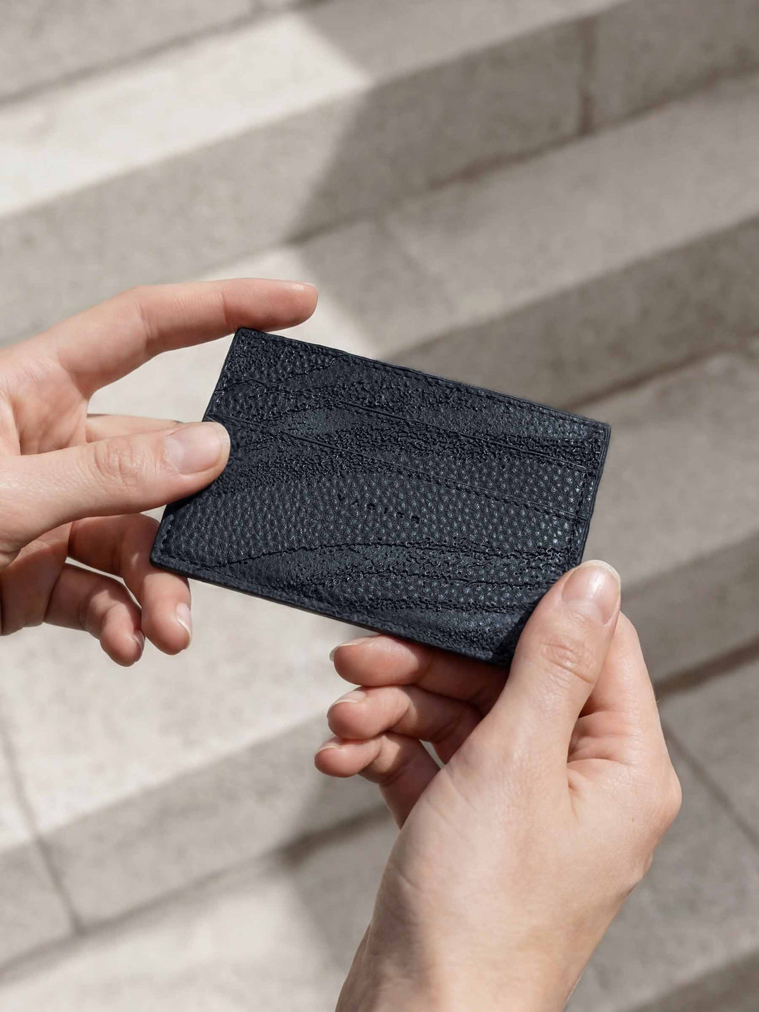 RIPPLE CARD HOLDER DARK BLUE