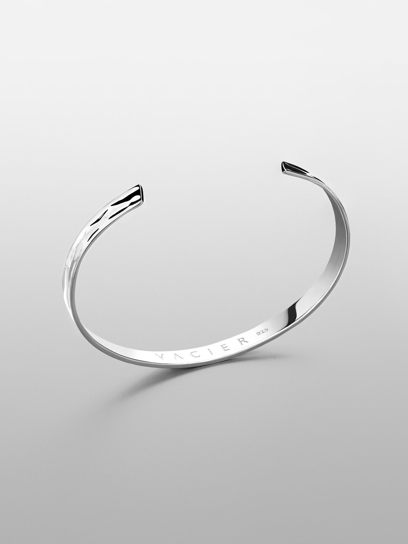EXCLUSIVE UNISIZE CUFF IN SILVER