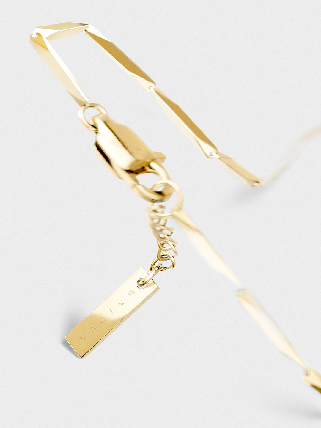 LINEAR CHAIN BRACELET