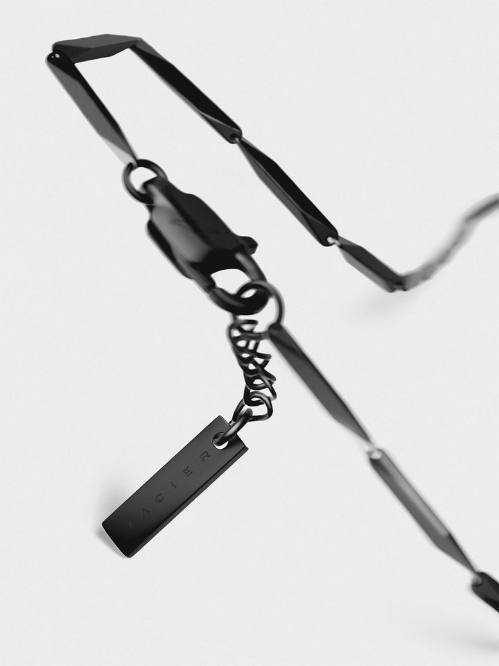 LINEAR CHAIN BRACELET