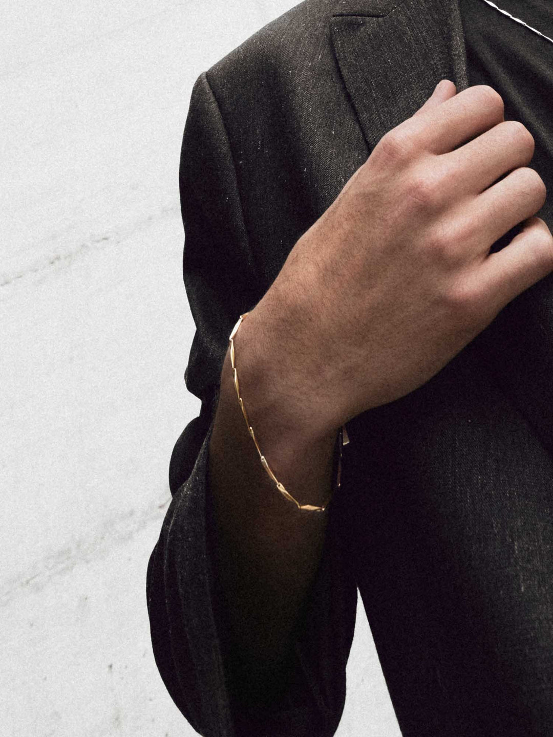 LINEAR CHAIN BRACELET