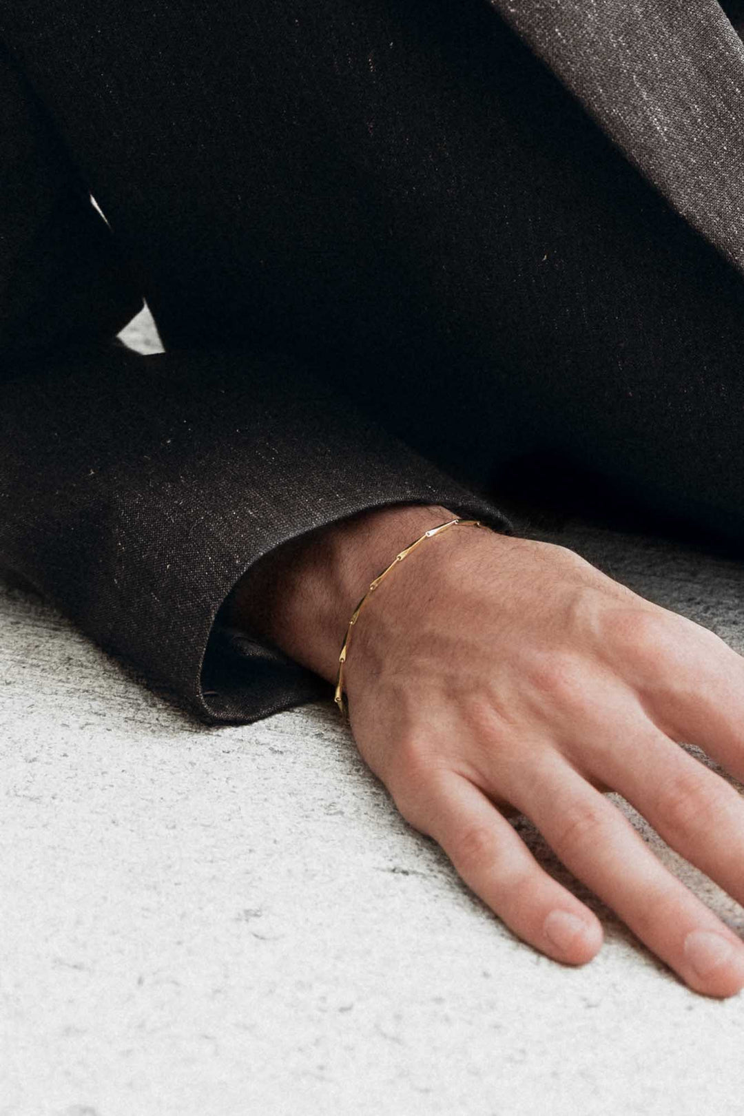 LINEAR CHAIN BRACELET