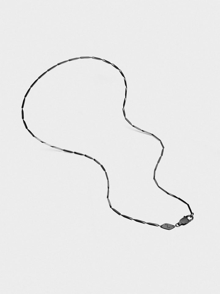 LINEAR CHAIN NECKLACE