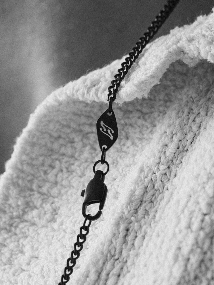 MINIMAL CHAIN NECKLACE