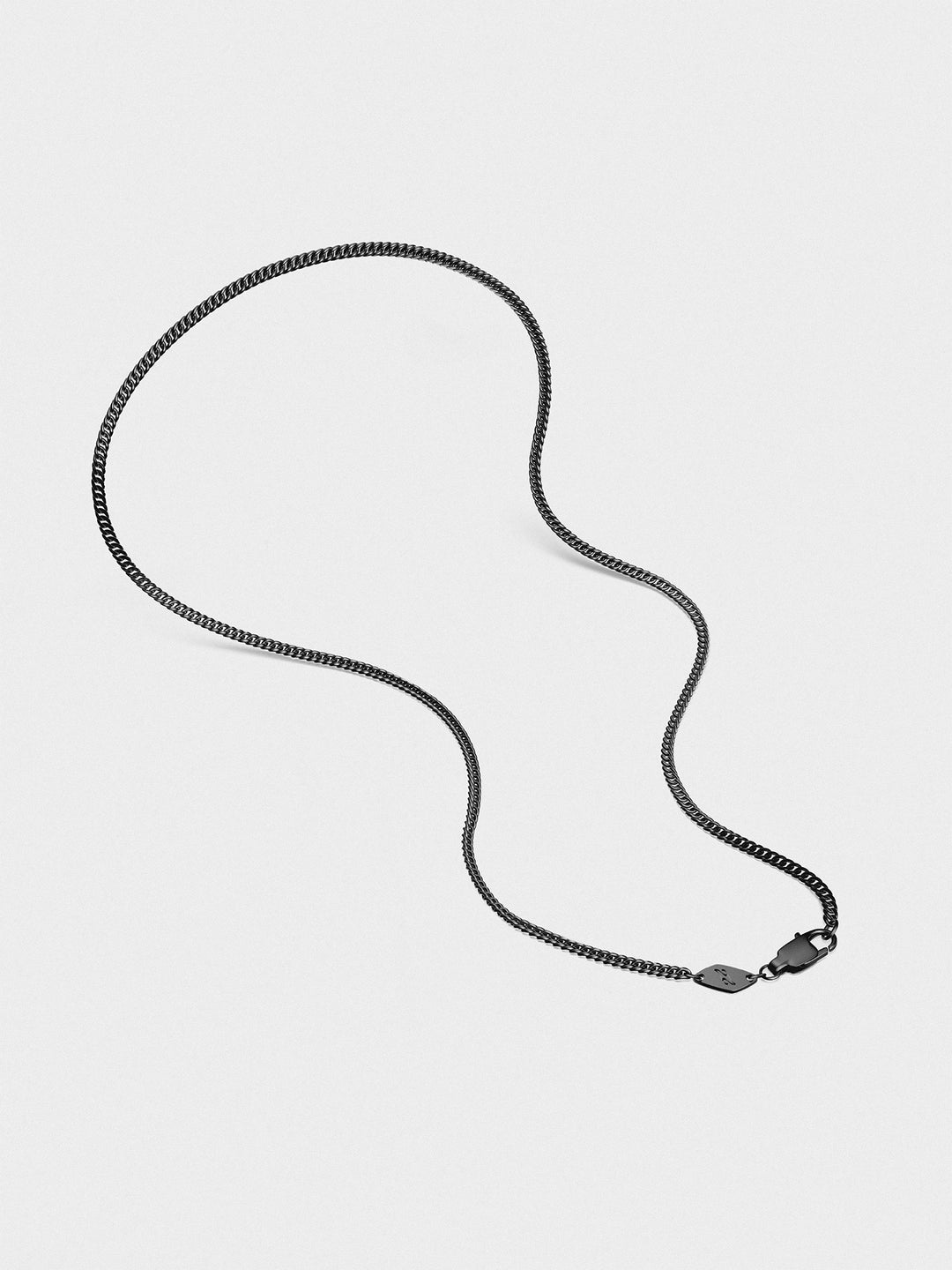 MINIMAL CHAIN NECKLACE