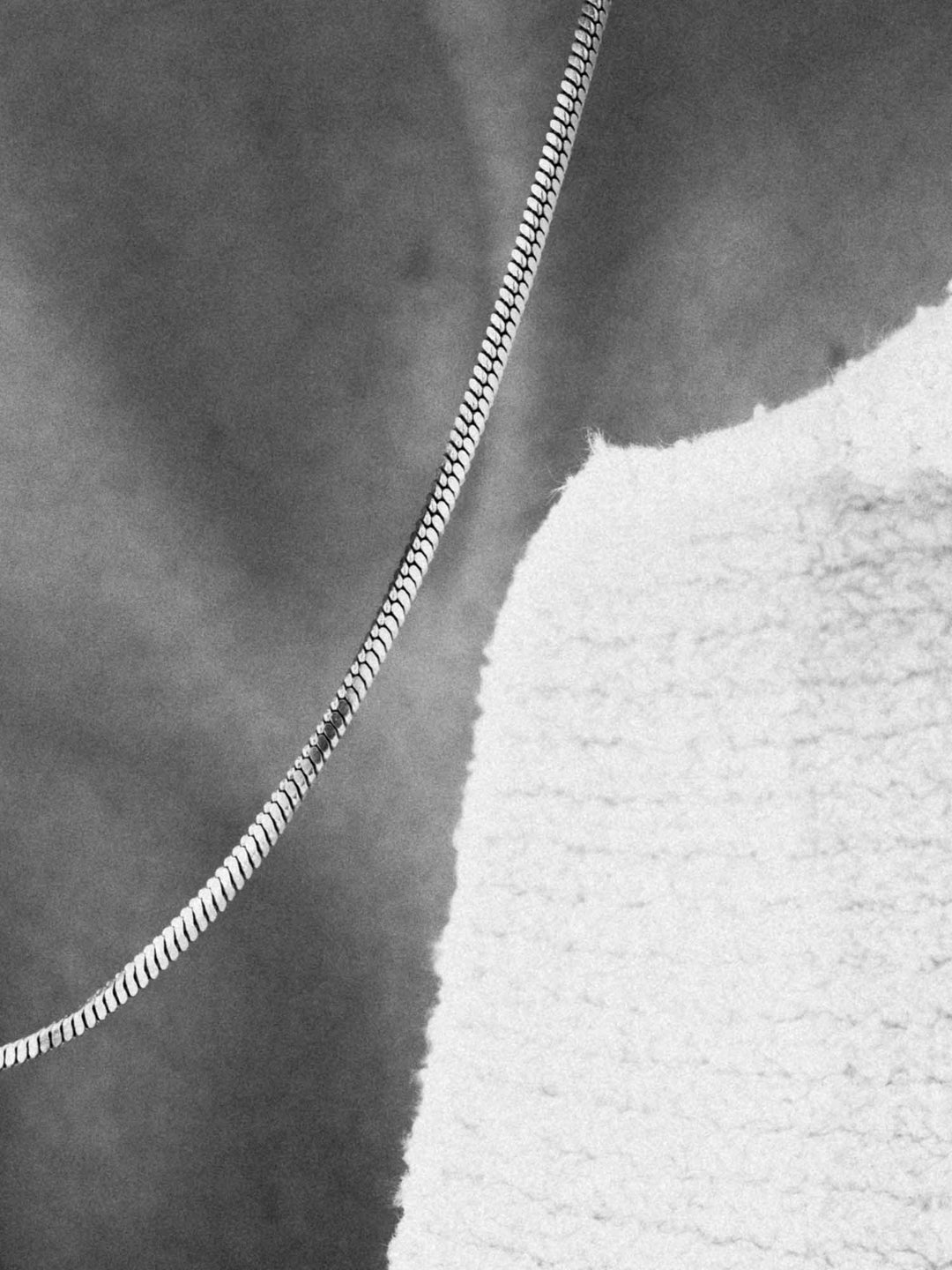 SQUARE CHAIN NECKLACE