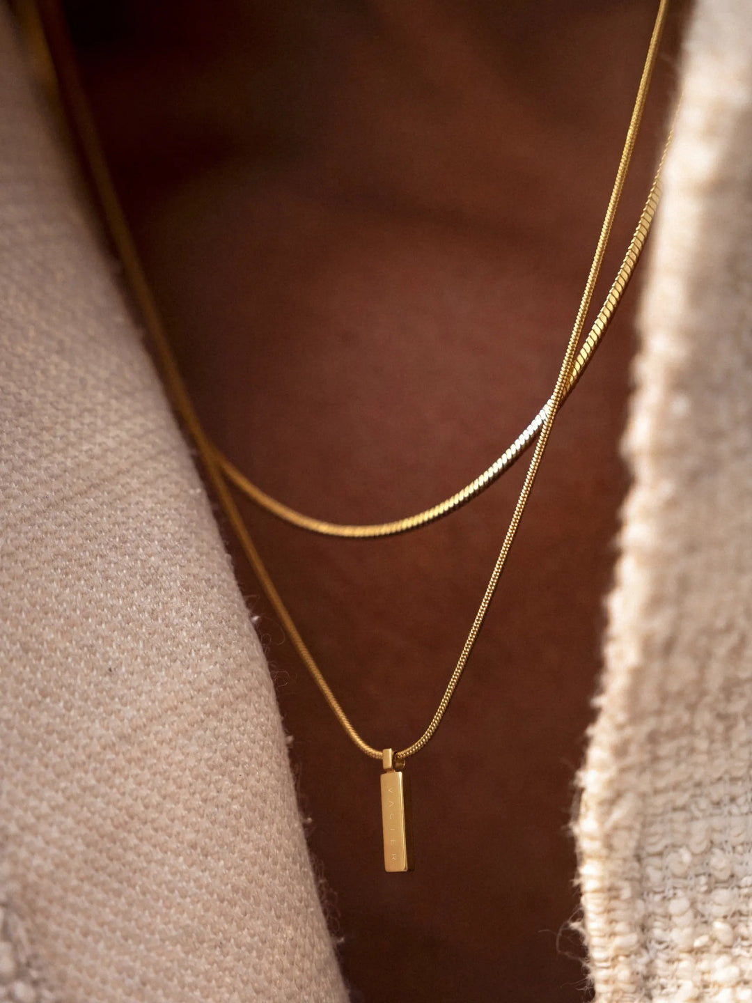 SQUARE PENDANT NECKLACE