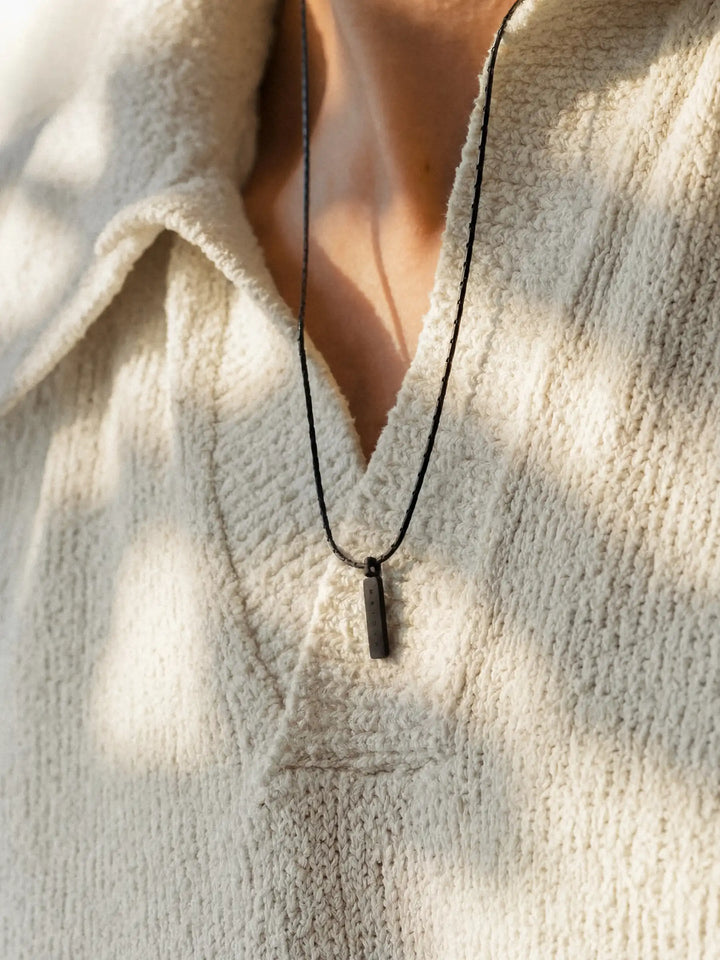 WIRE PENDANT NECKLACE