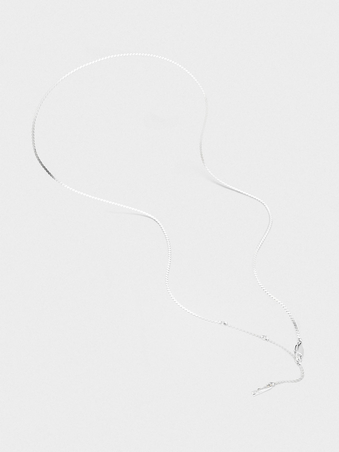 FLUID CHAIN NECKLACE